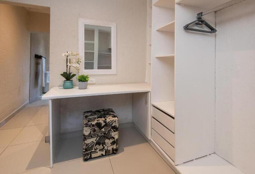 اتاق لوکس با چشم‌انداز دریا, The Beach Palace Ramsgate