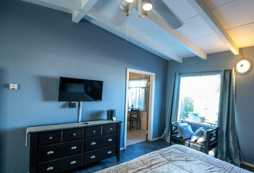 带大床的标准间, Harmony Motel