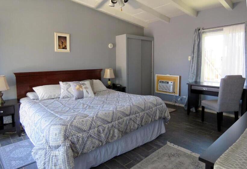 带大床的豪华间, Harmony Motel