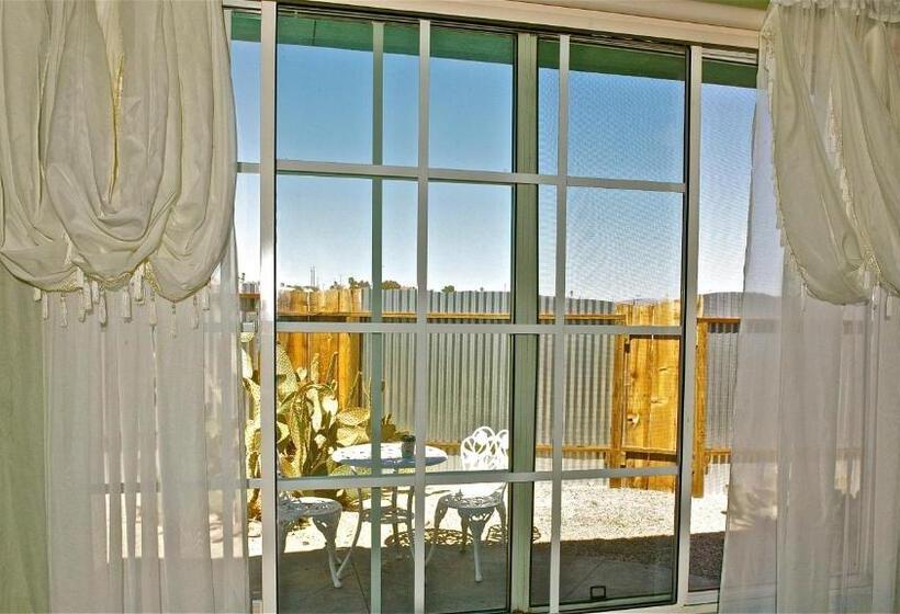 디럭스 룸, Harmony Motel
