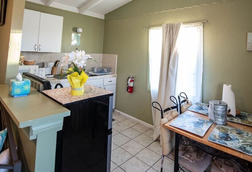 豪华房间, Harmony Motel