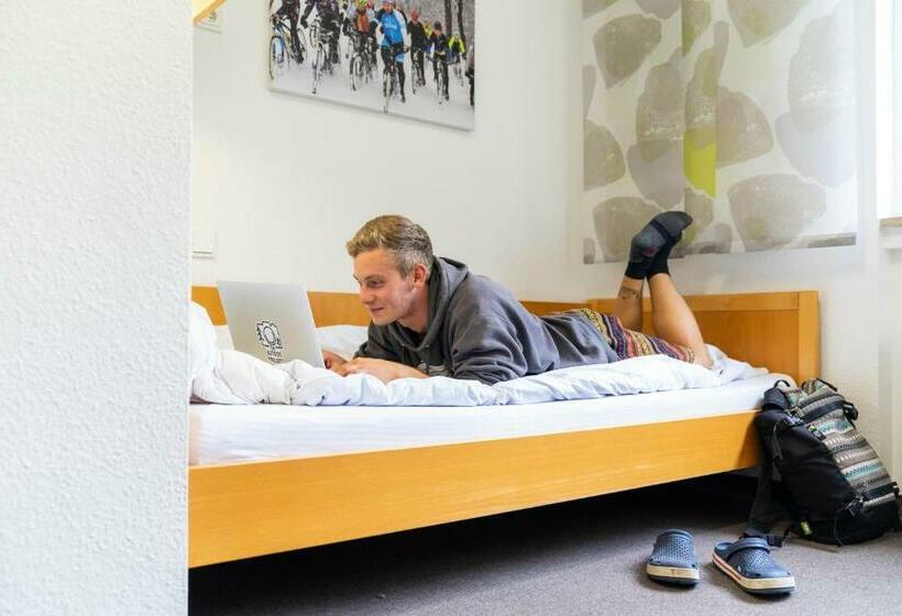 标准单人间, Adventure Campus