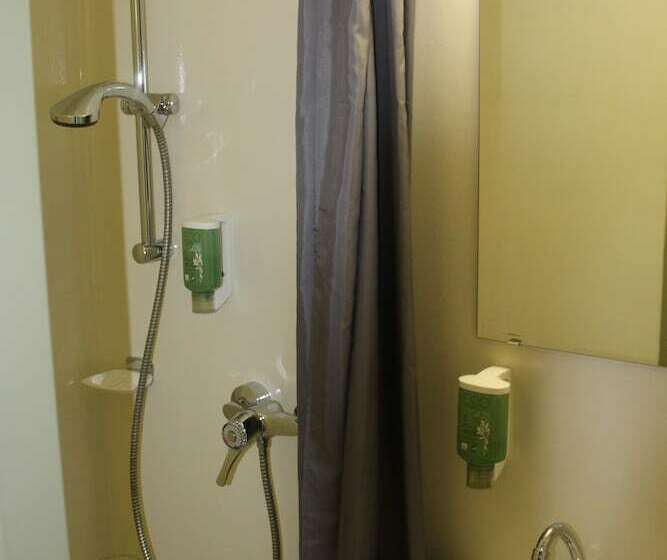 标准单人间, Adventure Campus