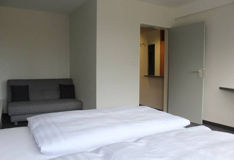 标准间, Adventure Campus