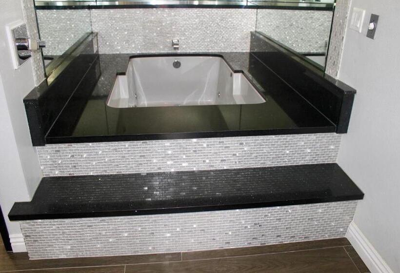 キングサイズベッドのスタンダードルーム, Crescent Inn