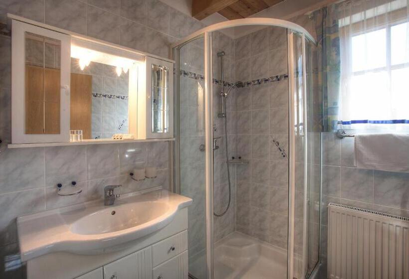 带2个卧室的高级公寓, Ferienhaus Christina & Haus Dr. Krainer