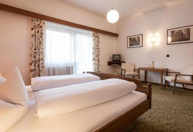 Quarto standard, Gasthaus Zum Hirsch