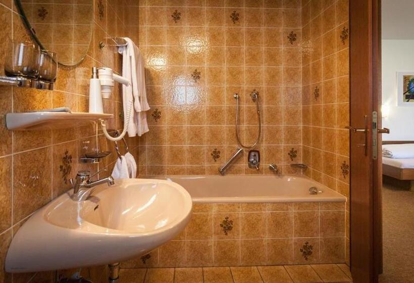 Quarto standard, Gasthaus Zum Hirsch