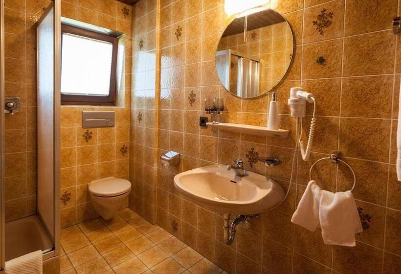 Quarto Triplo Standart, Gasthaus Zum Hirsch