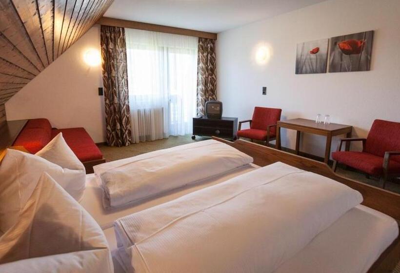 Quarto Triplo Standart, Gasthaus Zum Hirsch