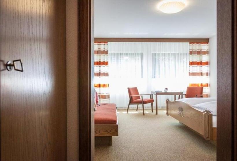 Quarto Triplo Standart, Gasthaus Zum Hirsch