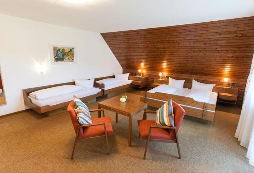 Quarto Triplo Standart, Gasthaus Zum Hirsch