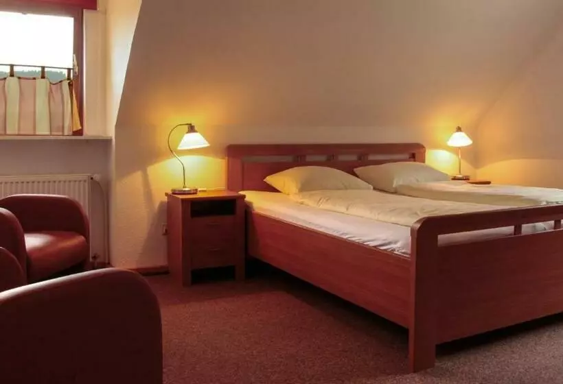 コンフォートルーム, Gasthof Westfeld