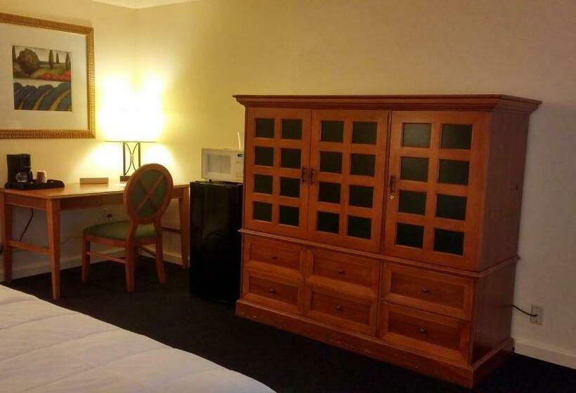 غرفة قياسية سرير كينج, Oceans Inn & Suites