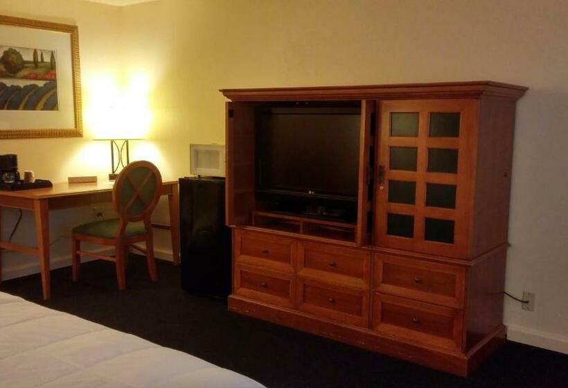 غرفة قياسية سرير كينج, Oceans Inn & Suites