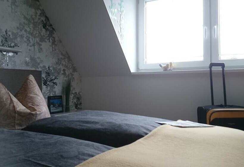 חדר סטנדרט לשלושה, Pension Ilmhof