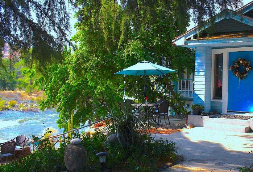 جناح, Rio Sierra Riverhouse