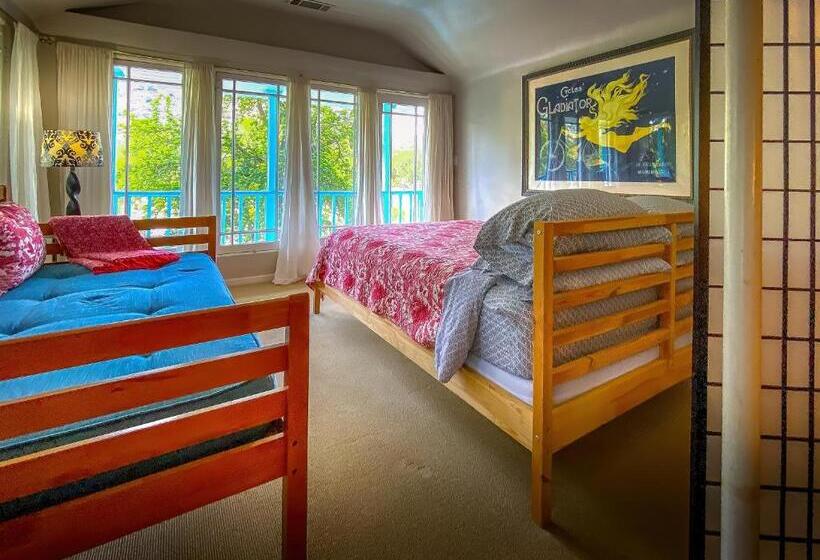 جناح, Rio Sierra Riverhouse