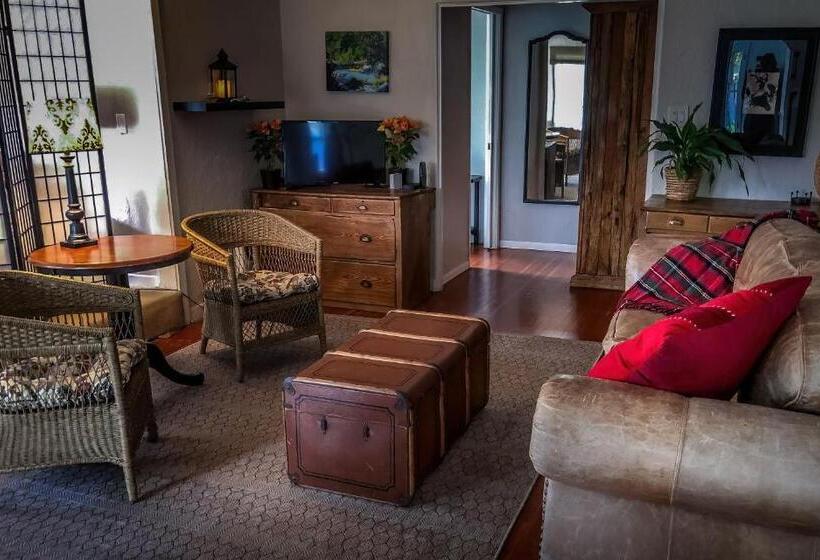 جناح, Rio Sierra Riverhouse