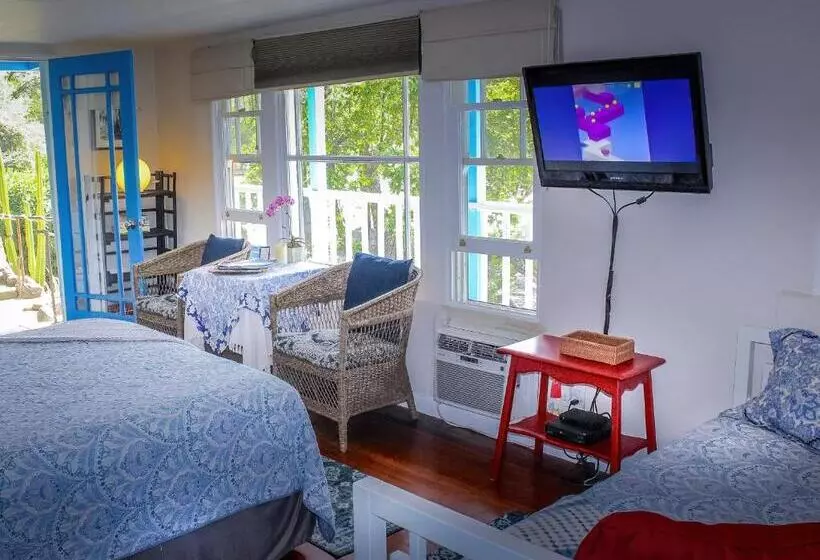 スタンダードスタジオ, Rio Sierra Riverhouse