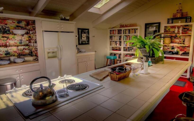 إستوديو ديلوكس, Rio Sierra Riverhouse