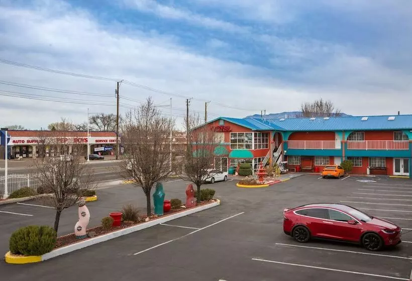 Perhesviitti, Sandia Peak Inn Old Town Abq, A Howard Johnson By Wyndham