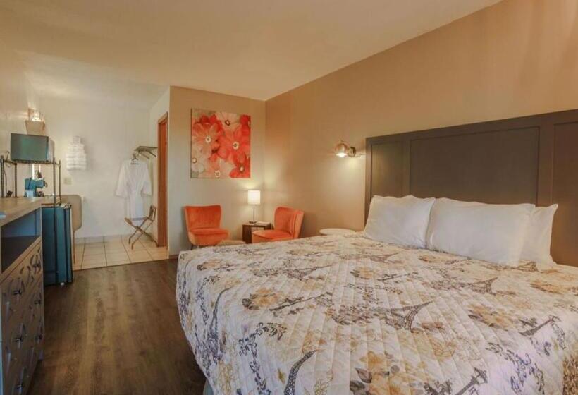 带大床的豪华间, Shady Acre Inn And Suites