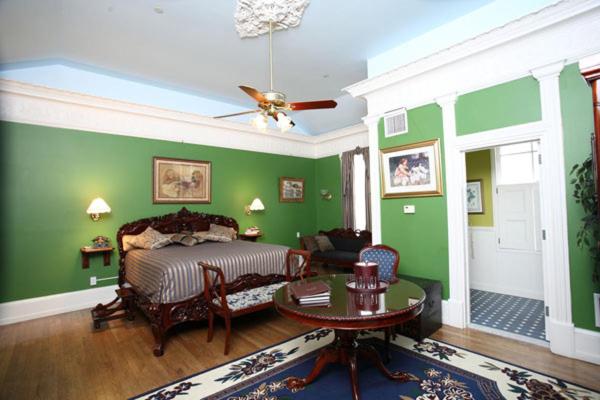 프리미엄 룸, Southern Mansion