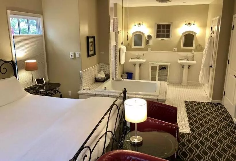 Deluxe-huone King-vuode, The Inn On First
