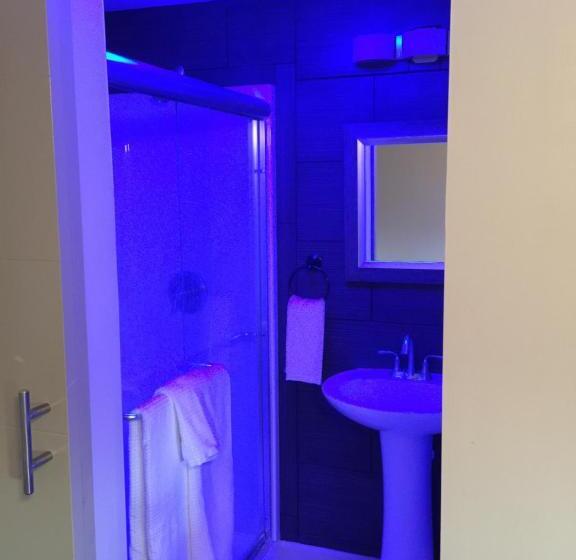 标准间, The Little Italy Of Niagara Falls Bed & Breakfast