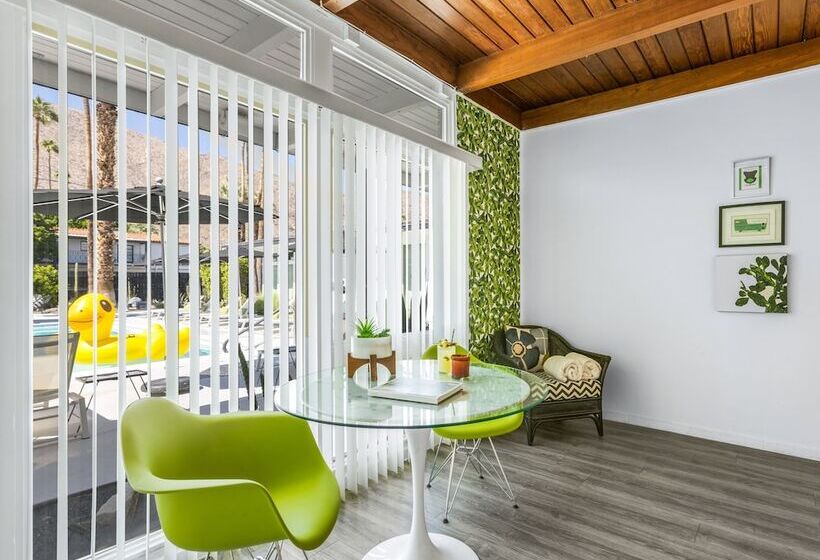 デラックスルーム, The Three Fifty Hotel, A Kirkwood Collection