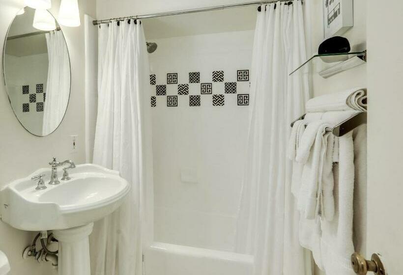 스탠다드 룸 킹사이즈 침대, The Three Fifty Hotel, A Kirkwood Collection