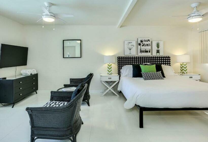 スタンダードスタジオ, The Three Fifty Hotel, A Kirkwood Collection