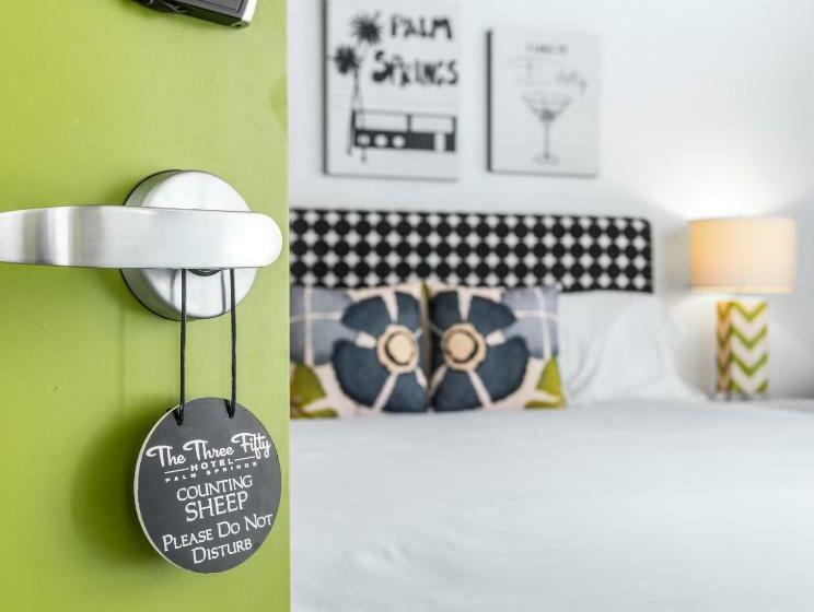 キングサイズベッドのスタンダードルーム, The Three Fifty Hotel, A Kirkwood Collection