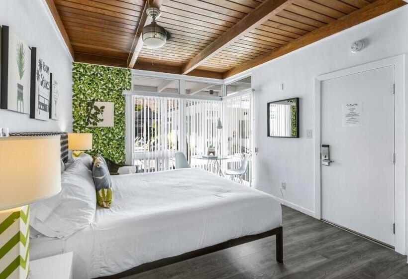 キングサイズベッドのスタンダードルーム, The Three Fifty Hotel, A Kirkwood Collection