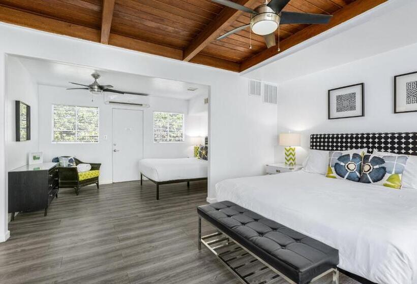 デラックスルーム, The Three Fifty Hotel, A Kirkwood Collection