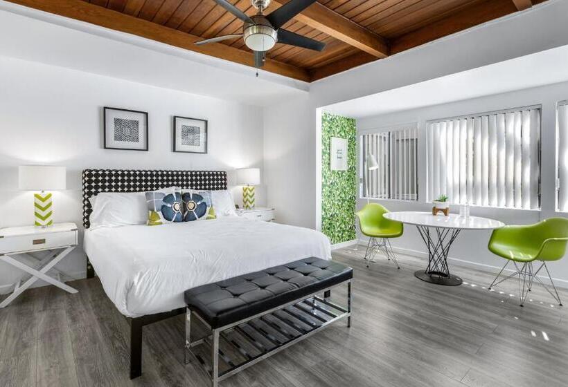 デラックスルーム, The Three Fifty Hotel, A Kirkwood Collection