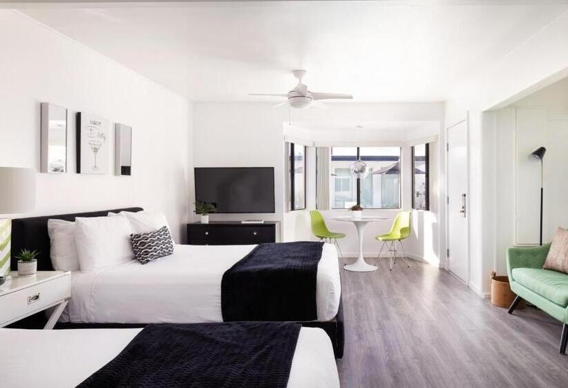 デラックスルーム, The Three Fifty Hotel, A Kirkwood Collection