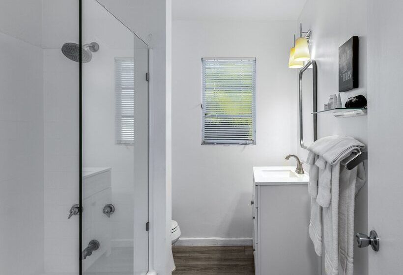 Habitación Deluxe, The Three Fifty Hotel, A Kirkwood Collection