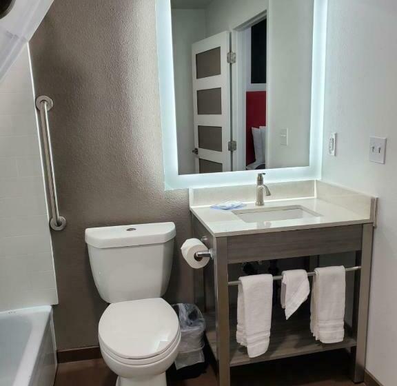 غرفة قياسية, Money Saver Motel