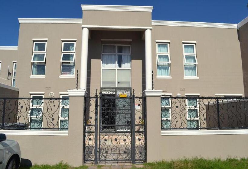 Quarto Economy, 6 Crawford Road, Rondebosch East