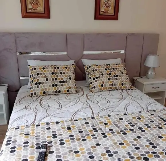 Standard-huone, A Fonte