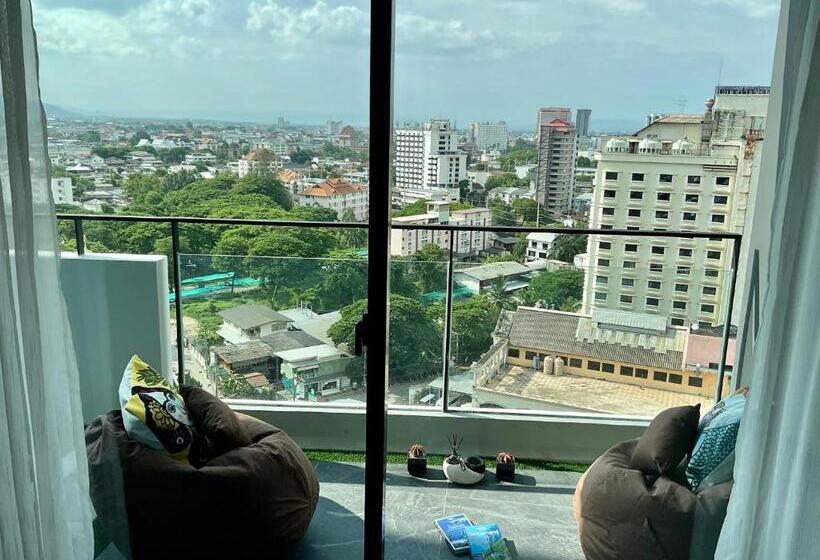 חדר משפחתי, Astra Sky River Chiang Mai