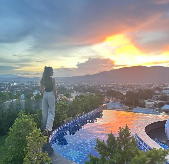 חדר משפחתי, Astra Sky River Chiang Mai