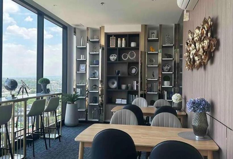 סוויטה עם מרפסת, Astra Sky River Chiang Mai