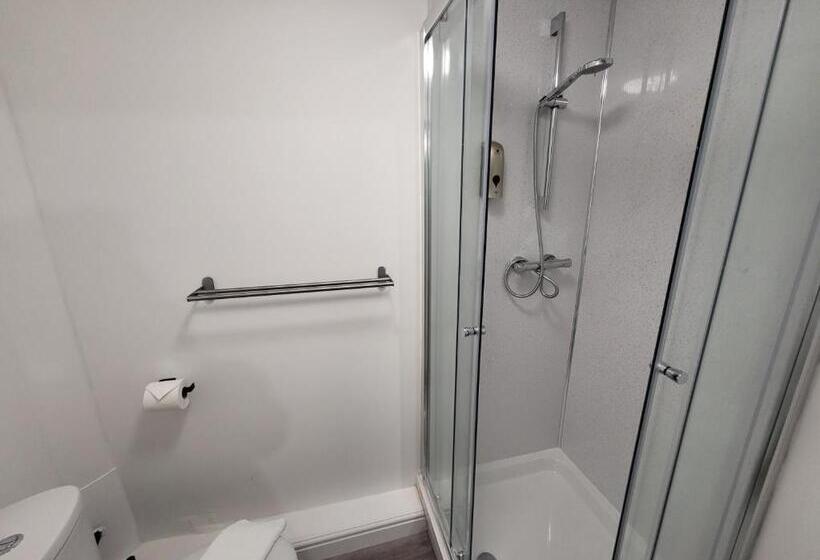 Студия Стандарт, Nottingham Forest Rd, Short Stays