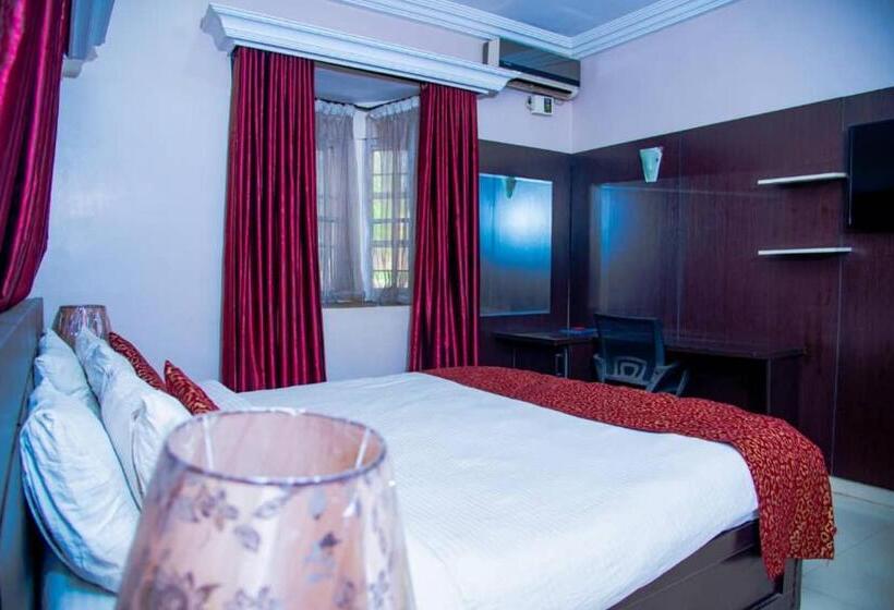 استودیوی استاندارد, Joseph Court Hospitality Gaduwa Estate