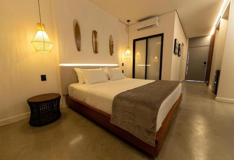 جناح ديلوكس مطل على البحر, Nanii