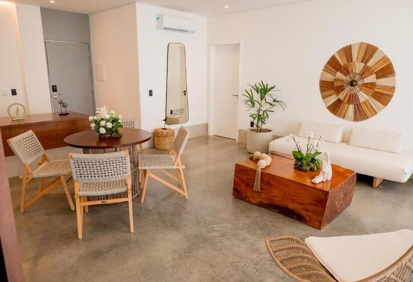 شقة غرفة واحدة مطلة على البحر, Nanii