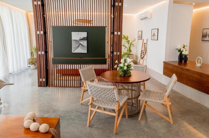 شقة غرفة واحدة مطلة على البحر, Nanii